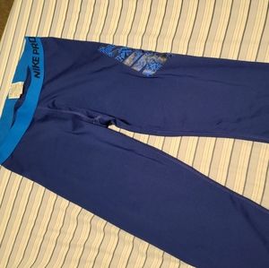 Nike pro crop yoga leggings